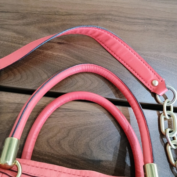 Coach Coral Leather Women's Bag - Picture 14 of 16